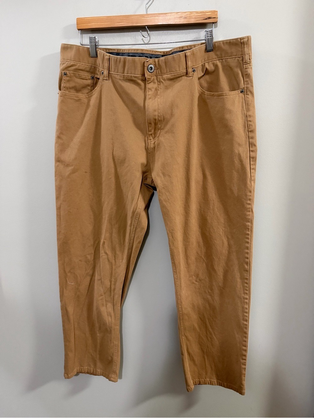 Iron Co. Classic Men's Tan 5 Pocket - Versatile Casual Pants. Size 40/30